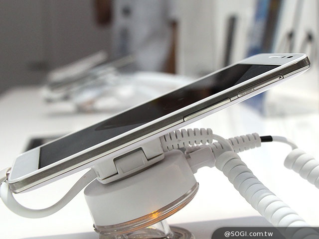 阿爾卡特展出八核智慧機OneTouch Idol X+【MWC 2014】