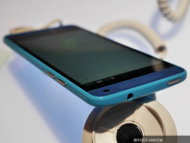 宏達電參展MWC 藍色版HTC One mini圖賞【MWC 2014】