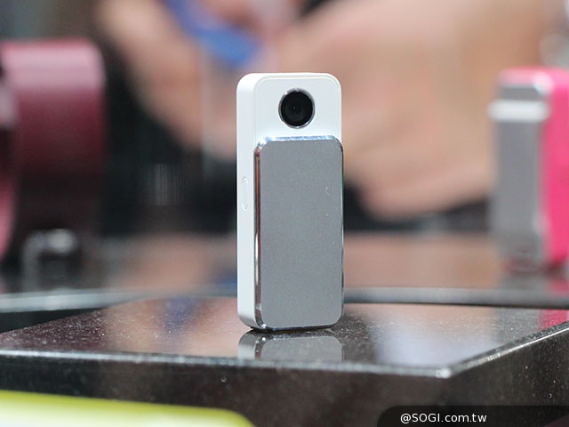 SmartBand SWR10智慧手環、Lifelog應用新體驗【MWC 2014】