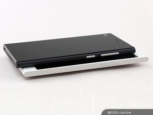 米3、E7高規平價旗艦霸主之爭：外觀、效能比拚