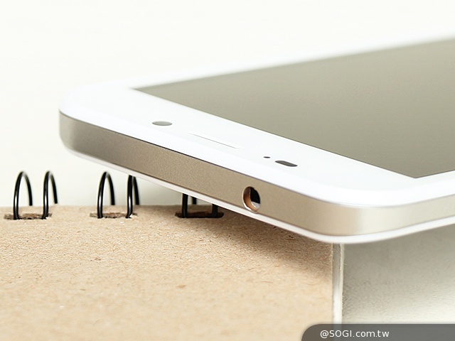 TWM Amazing A7台哥大5.5吋超值四核機