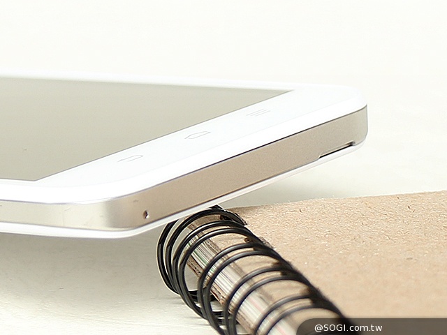 TWM Amazing A7台哥大5.5吋超值四核機