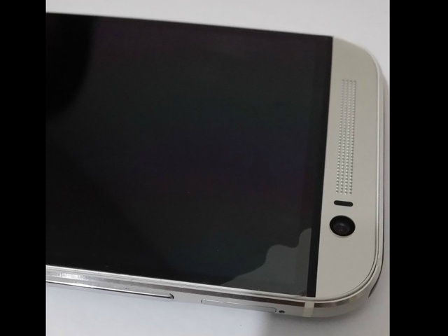 大量HTC M8實機照片釋出 與One max對比