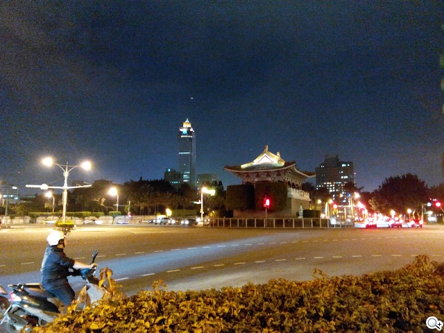 TWM Amazing A7台哥大5.5吋超值四核機