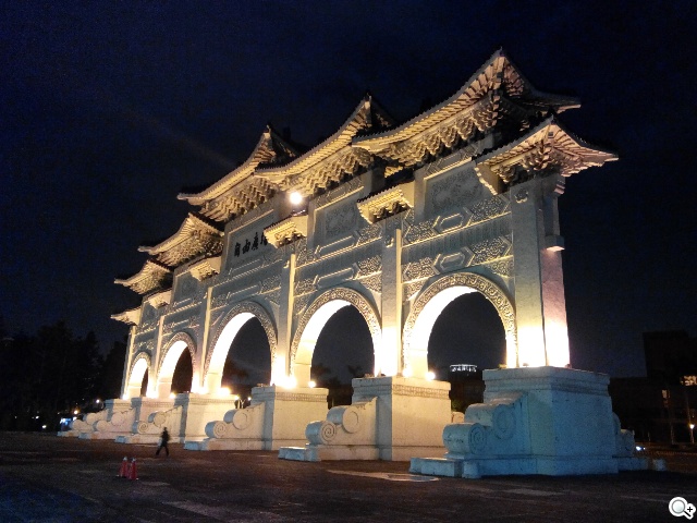 TWM Amazing A7台哥大5.5吋超值四核機