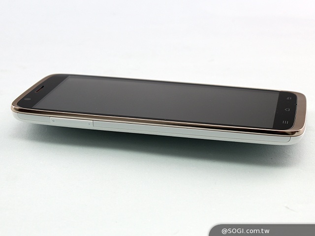 InFocus M320八核雙卡智慧機 5.5吋睛彩視野