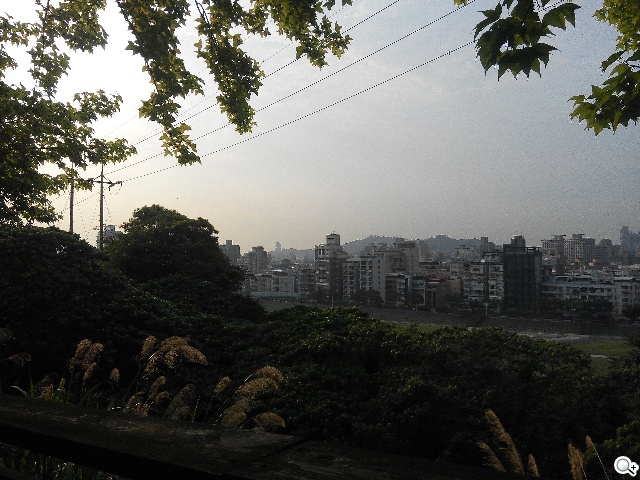 InFocus M320八核雙卡智慧機 5.5吋睛彩視野