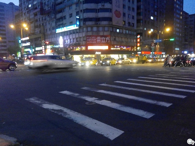 InFocus M320八核雙卡智慧機 5.5吋睛彩視野