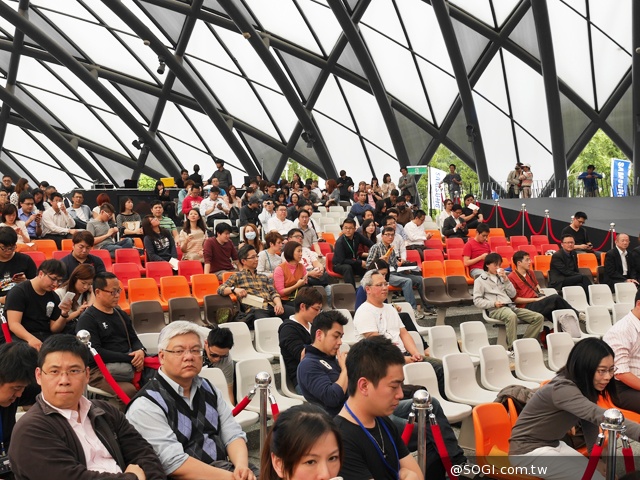 三星S5、Gear 2/Fit售價出爐 早鳥預購即日開跑