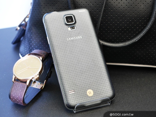 三星S5、Gear 2/Fit售價出爐 早鳥預購即日開跑