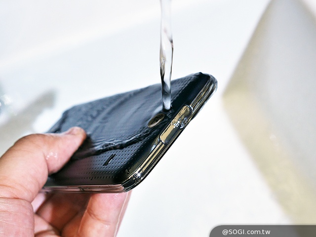 SAMSUNG GALAXY S5實測:外型、效能篇 SAMSUNG GALAXY S5實測:外型、效能篇