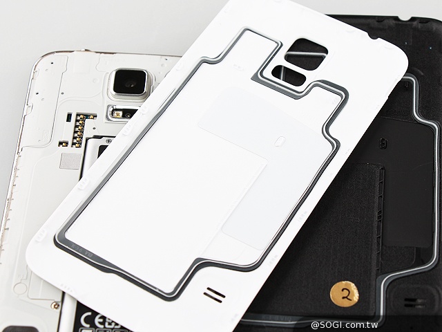 SAMSUNG GALAXY S5實測:外型、效能篇 SAMSUNG GALAXY S5實測:外型、效能篇