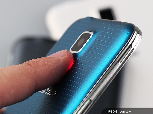 SAMSUNG GALAXY S5實測:外型、效能篇 SAMSUNG GALAXY S5實測:外型、效能篇
