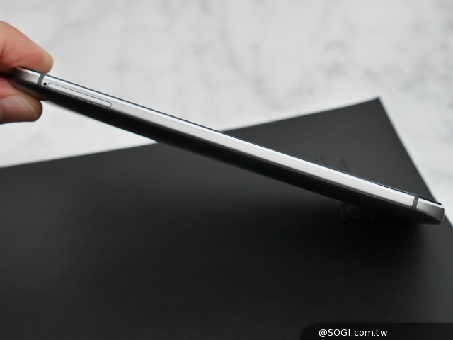 HTC One(M8)紐約搶先測：外型與功能解析