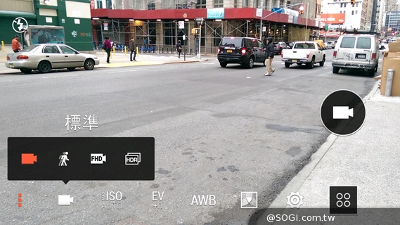 HTC One(M8)紐約搶先測：外型與功能解析