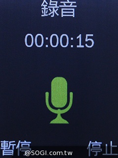 雙螢幕雙卡摺疊機MOBIA M200 具超級助聽功能