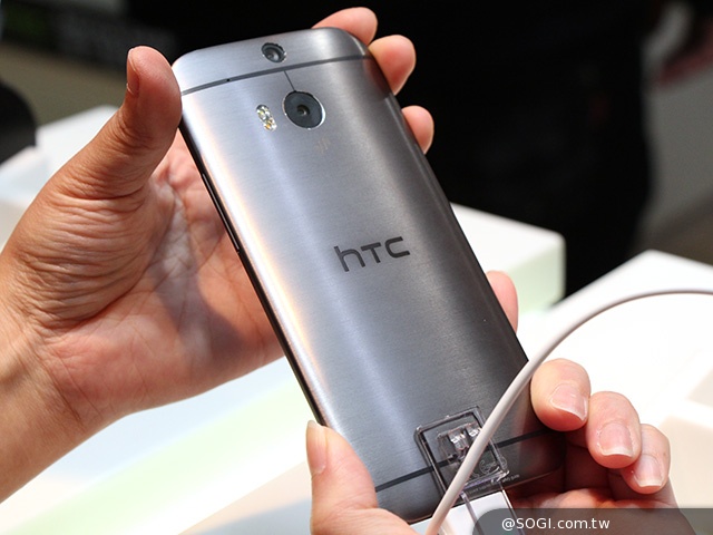 HTC One（M8）台灣開賣 4/30前購機送Dot View保護套