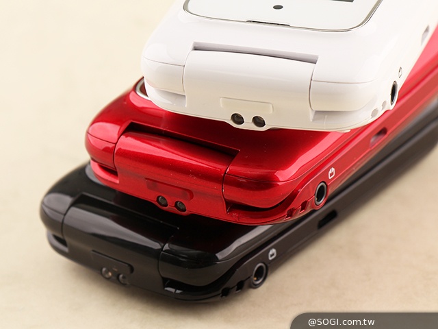 雙螢幕雙卡摺疊機MOBIA M200 具超級助聽功能