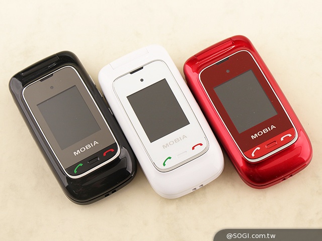 雙螢幕雙卡摺疊機MOBIA M200 具超級助聽功能