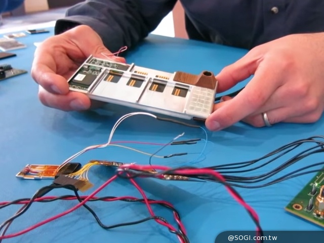 谷歌展示Project Ara模組化手機 開發版動手玩