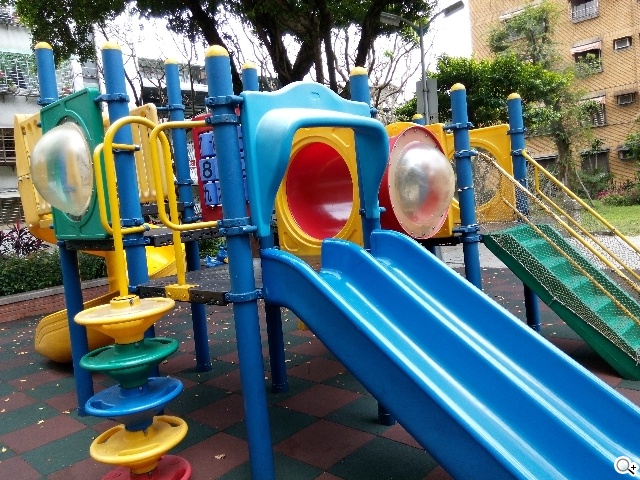 13MP旋轉鏡頭八核雙卡手機G-PLUS E7 mini詳測