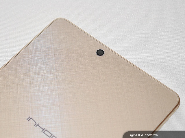 應宏發表INHON Famorr法莫雙鏡面平板 定價4490起