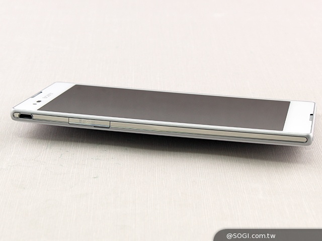 索尼6吋中階LTE智慧機Xperia T2 Ultra實測