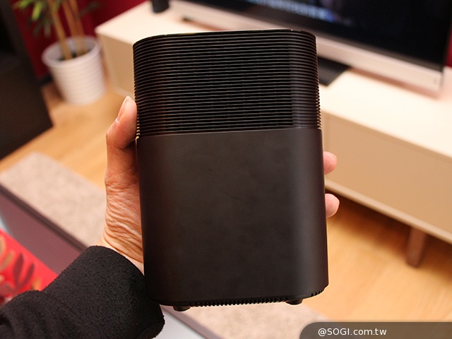 小米之家展示米3、紅米Note多款產品 下半年來台設店