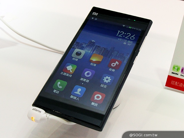 購機搭遠傳贈旅行充電組 米3、紅米現貨供應【春電展2014】