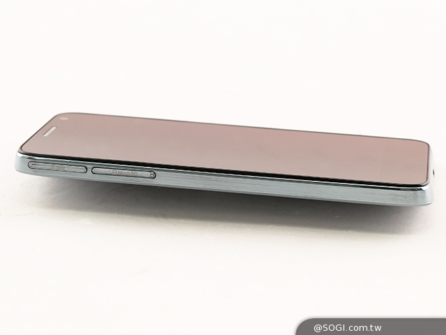 遠傳Smart 405 七千有找的輕巧4G平價手機