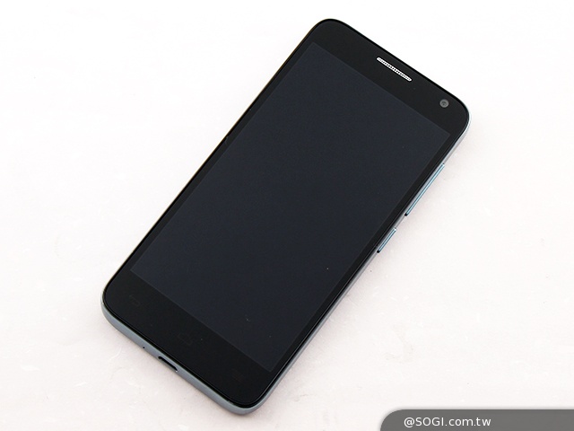 遠傳Smart 405 七千有找的輕巧4G平價手機