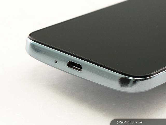 遠傳Smart 405 七千有找的輕巧4G平價手機