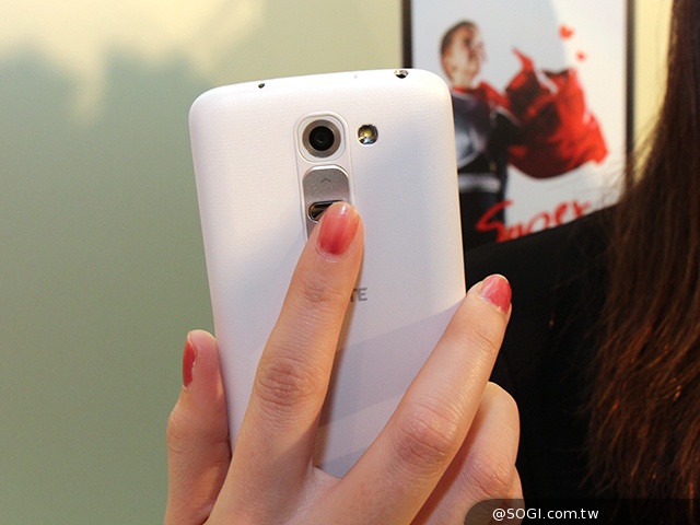 4.7吋迷你G2手機LG G2 mini 中華獨賣 單機8990