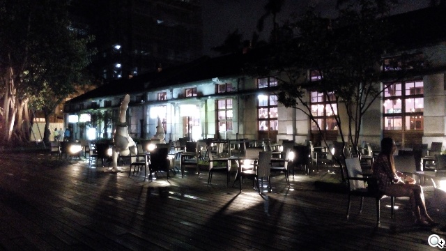 阿爾卡特6吋巨屏手機OneTouch Hero 多樣配件不同體驗