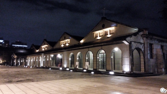 阿爾卡特6吋巨屏手機OneTouch Hero 多樣配件不同體驗