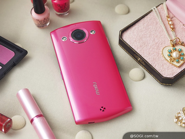 自拍專用美圖手機Meitu 2發表 支援影片美顏功能