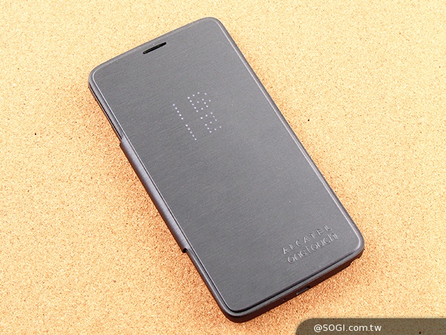 阿爾卡特6吋巨屏手機OneTouch Hero 多樣配件不同體驗