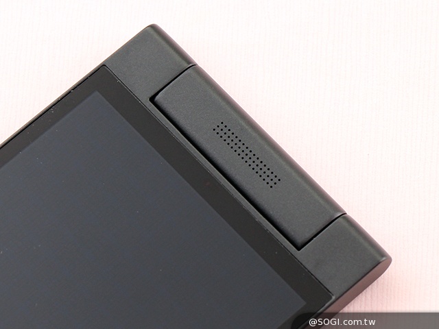 13MP旋轉鏡頭八核雙卡手機G-PLUS E7 mini詳測