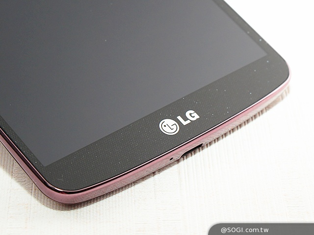 LG G Pro 2冰晶紅新色賞析 突顯低調沉穩感