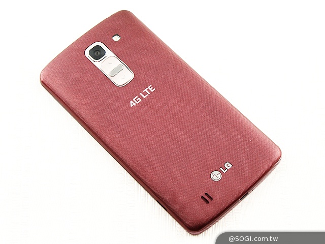 LG G Pro 2冰晶紅新色賞析 突顯低調沉穩感