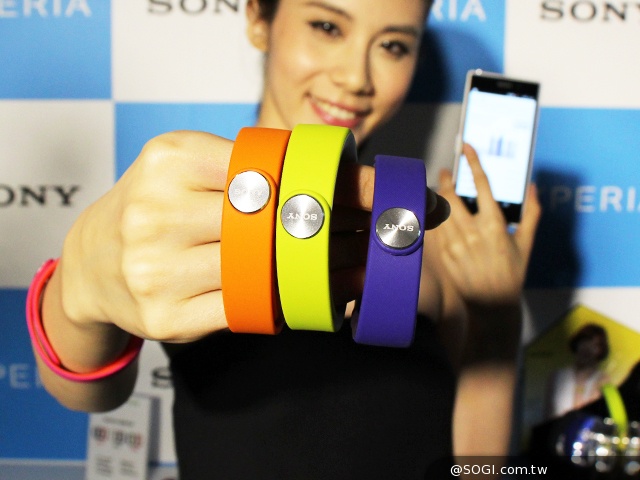 索尼SmartBand SWR10定價3990 首購送多彩腕帶