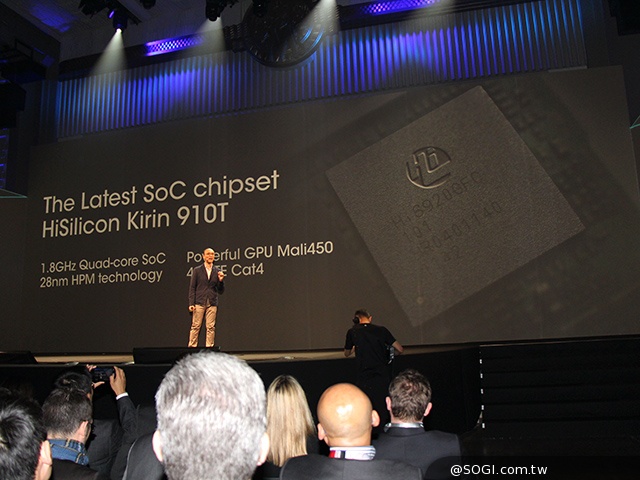 6.5mm纖薄4G手機HUAWEI Ascend P7發表