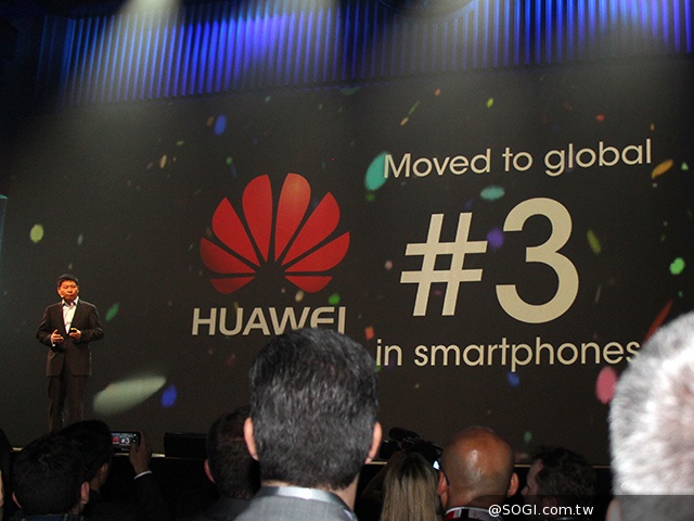 華為5吋纖薄LTE手機Ascend P7法國實機、效能體驗