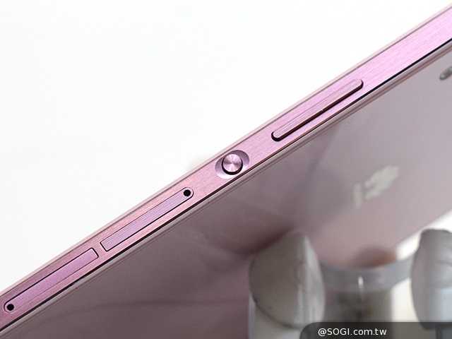 華為5吋纖薄LTE手機Ascend P7法國實機、效能體驗