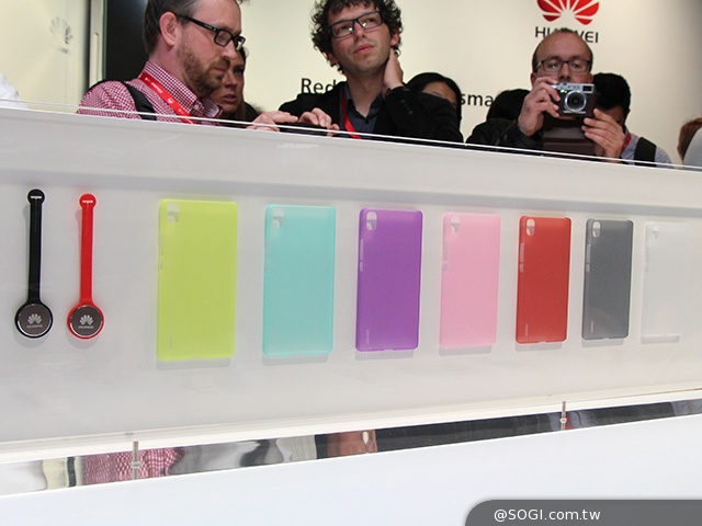 華為5吋纖薄LTE手機Ascend P7法國實機、效能體驗