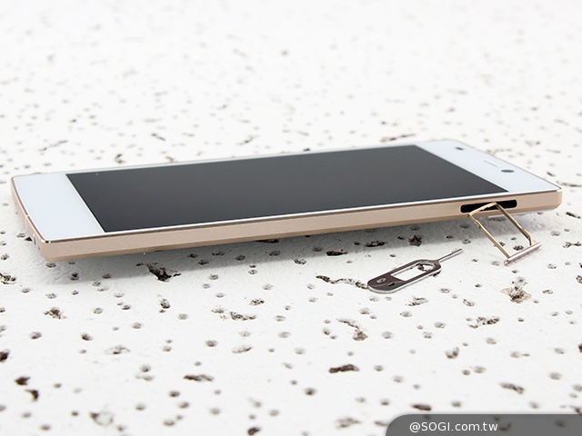 5.55吋超薄體驗 八核芭樂智慧手機bara 1