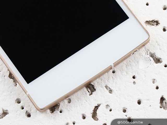 5.55吋超薄體驗 八核芭樂智慧手機bara 1