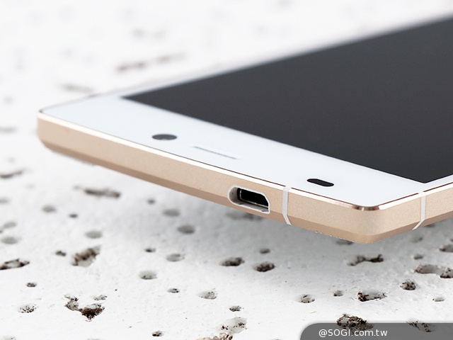 5.55吋超薄體驗 八核芭樂智慧手機bara 1