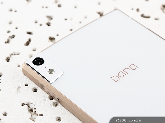 5.55吋超薄體驗 八核芭樂智慧手機bara 1