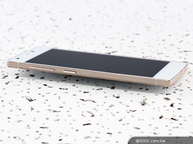 5.55吋超薄體驗 八核芭樂智慧手機bara 1